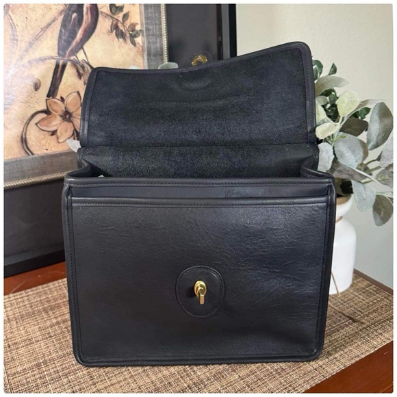 ❤️SOLD❤️Vintage Coach Navy Willis Bag 9927 - Picture 4 of 10